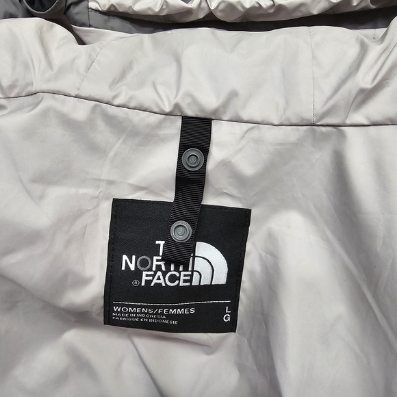 The North Face Women's Gray and Black Ski Jacket - Picture 8 of 8
